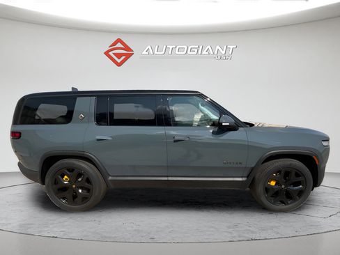 Used 2025 Rivian R1S Premium AWD/4WD image 1