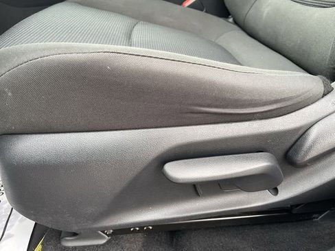 Used 2023 Toyota RAV4 LE AWD/4WD image 13