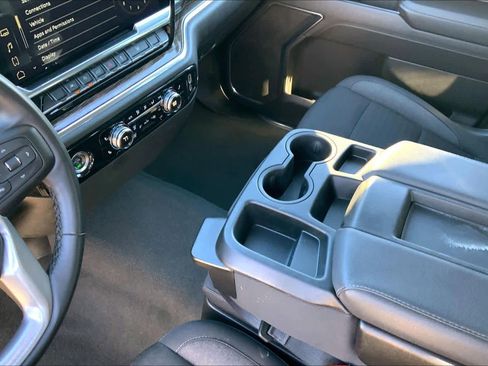 Used 2024 GMC Sierra 1500 SLE image 15