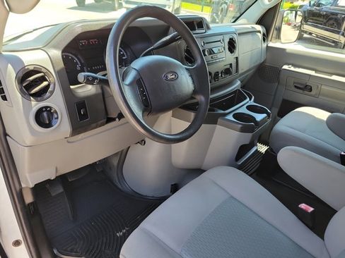 Used 2014 Ford E-350 and Econoline 350 XLT RWD image 19