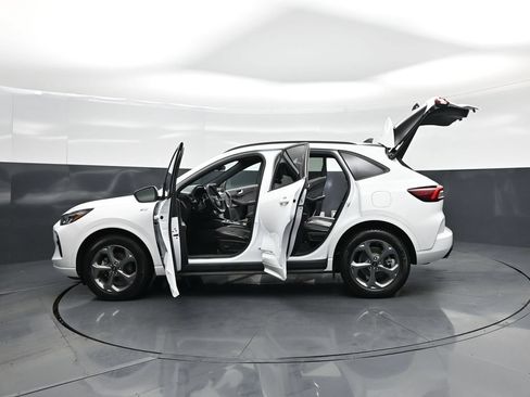 Used 2023 Ford Escape ST-Line w/ Tech Pack #1 AWD/4WD image 31