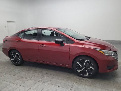 Used 2025 Nissan Versa SR image 11