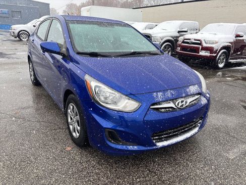 Used 2013 Hyundai Accent GLS image 3