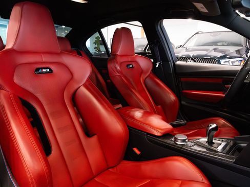 Used 2018 BMW M3 image 25