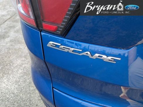 Used 2017 Ford Escape Titanium image 44