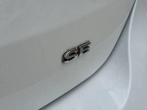 Used 2018 Ford Focus SE FWD image 48