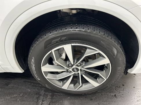 Certified 2024 Audi Q5 2.0T Premium AWD/4WD image 9