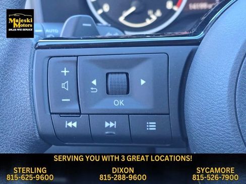 Used 2023 Nissan Rogue SV image 36