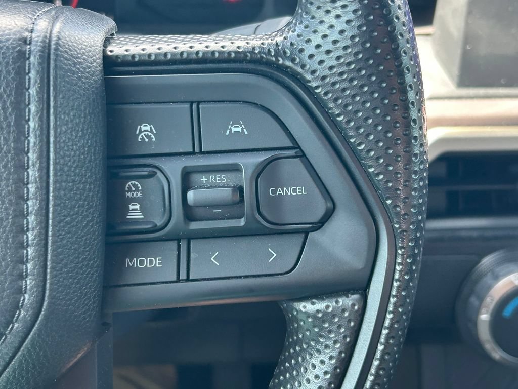 Certified 2025 Toyota Tacoma SR5 AWD/4WD image 37
