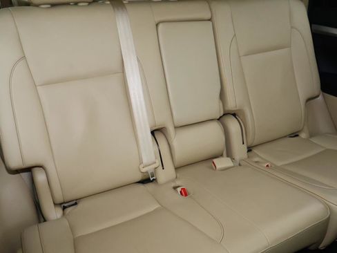 Used 2019 Toyota Highlander XLE image 20