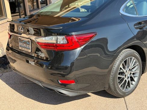 Used 2017 Lexus ES 350 w/ Navigation System Package image 16