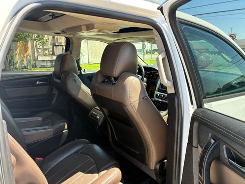 Used 2017 GMC Acadia Limited SLT AWD/4WD image 4
