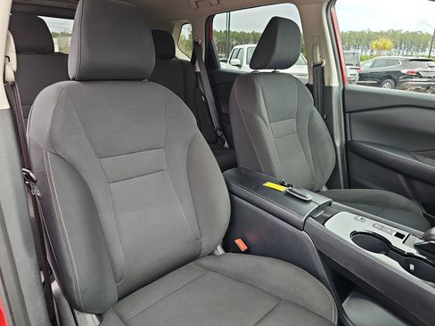 Used 2025 Nissan Rogue S image 10