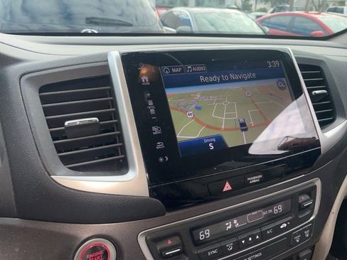 Used 2018 Honda Ridgeline RTL-T image 3