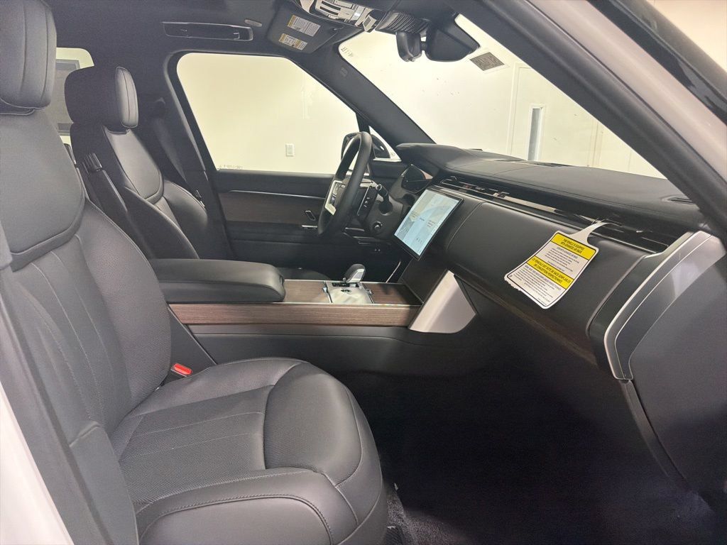 New 2026 Land Rover Range Rover Long Wheelbase SE AWD/4WD image 25