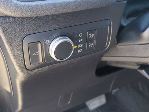 Used 2022 Ford Escape SE w/ SE Sport Appearance Package image 34