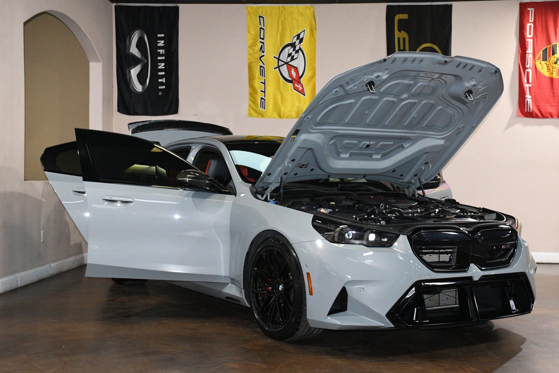 Used 2025 BMW M5 w/ Carbon Package AWD/4WD image 89