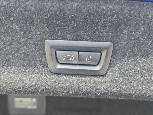 Used 2025 BMW M340i Sedan image 9