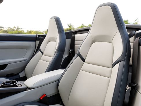 Used 2025 Porsche 911 Carrera image 26