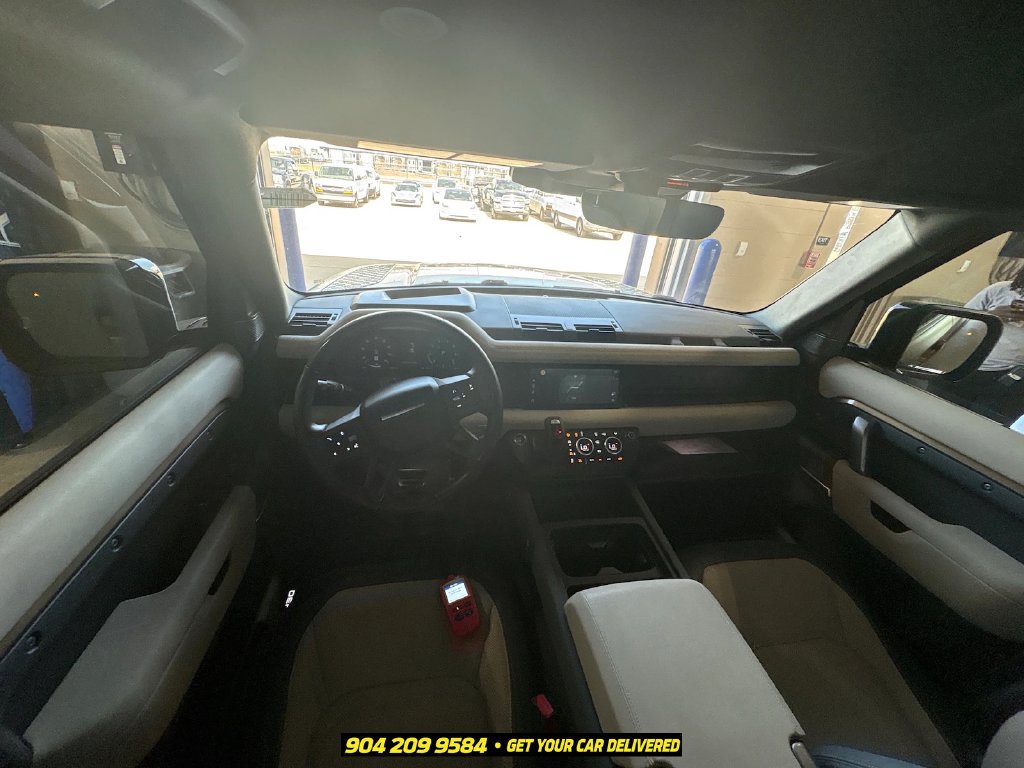 Used 2023 Land Rover Defender 110 X-Dynamic SE AWD/4WD image 3