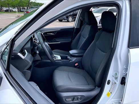 Used 2024 Toyota RAV4 XLE image 7