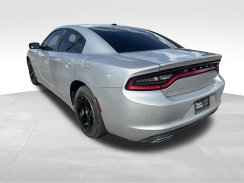 Used 2022 Dodge Charger SXT RWD image 5