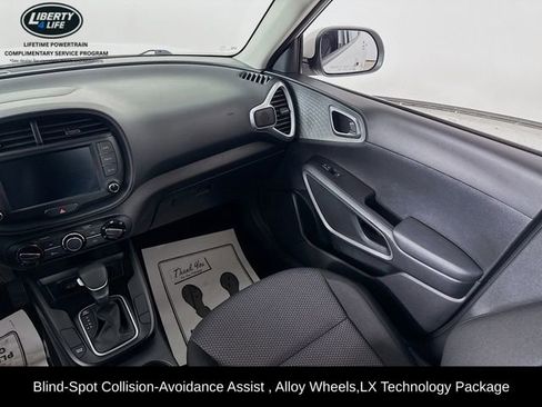 Used 2025 Kia Soul LX w/ LX Technology Package image 21