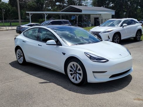 Used 2023 Tesla Model 3 Standard Range RWD image 4