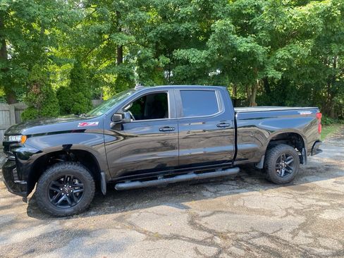 Used 2019 Chevrolet Silverado 1500 LT Trail Boss AWD/4WD image 2