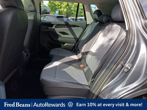 Used 2026 Volkswagen Tiguan SE FWD image 13