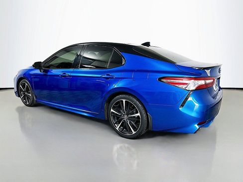Used 2020 Toyota Camry XSE FWD image 5