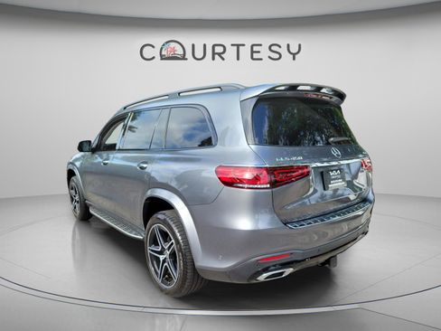 Used 2023 Mercedes-Benz GLS 450 4MATIC image 2
