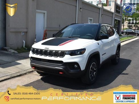 Used 2025 Jeep Compass Trailhawk AWD/4WD image 1