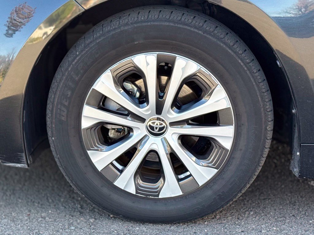 Used 2022 Toyota Corolla LE FWD image 9