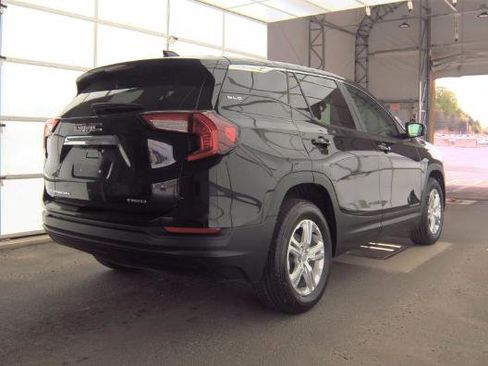 Used 2024 GMC Terrain SLE AWD/4WD image 5