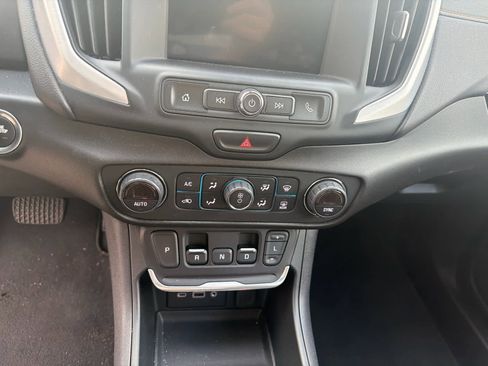 Used 2020 GMC Terrain SLE w/ Driver Convenience Package FWD image 14