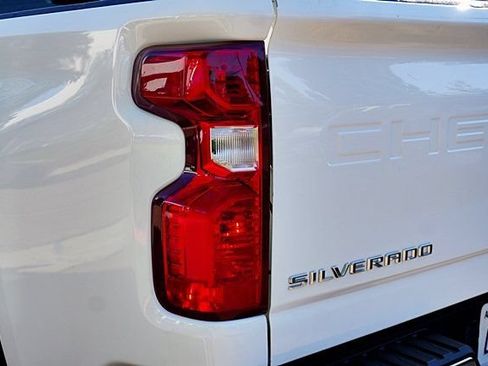 Used 2025 Chevrolet Silverado 2500 LT w/ Convenience Package AWD/4WD image 7