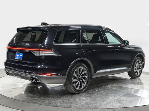Used 2025 Lincoln Aviator AWD image 7