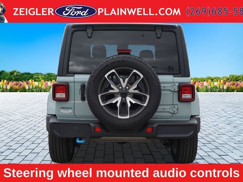 Used 2024 Jeep Wrangler Unlimited AWD/4WD image 4