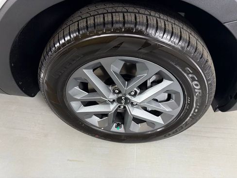 New 2025 Kia Telluride LX image 11