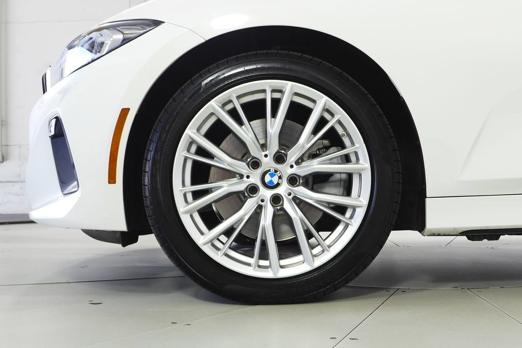 Certified 2023 BMW 330i Sedan w/ Driving Assistance Package RWD image 5