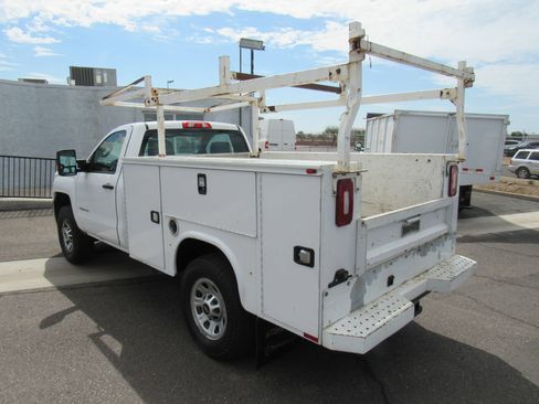 Used 2018 Chevrolet Silverado 3500 W/T AWD/4WD image 8
