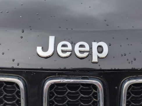 Used 2018 Jeep Compass Sport w/ Cold Weather Group image 14