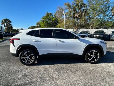 Used 2025 Chevrolet Trax RS w/ Sunroof Package image 8
