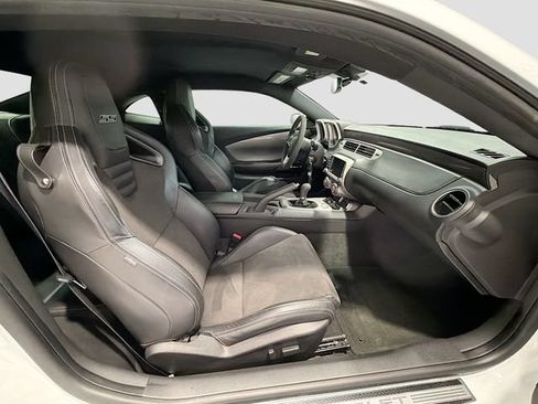 Used 2014 Chevrolet Camaro SS w/ SS Performance Package RWD image 23