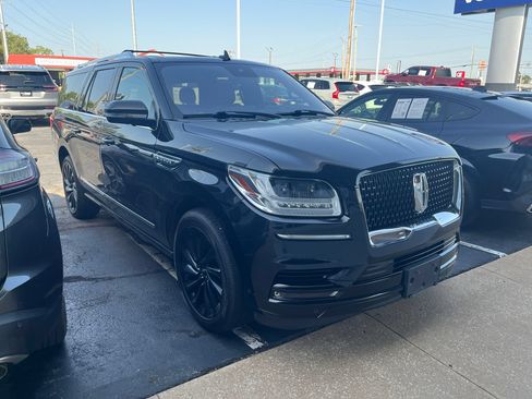 Used 2020 Lincoln Navigator L Reserve w/ Equipment Group 208A Reserve AWD/4WD image 5