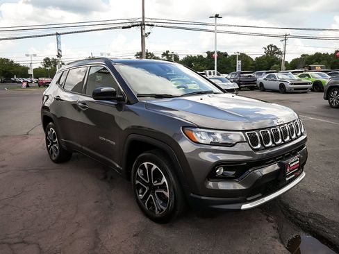 Used 2023 Jeep Compass Limited AWD/4WD image 3