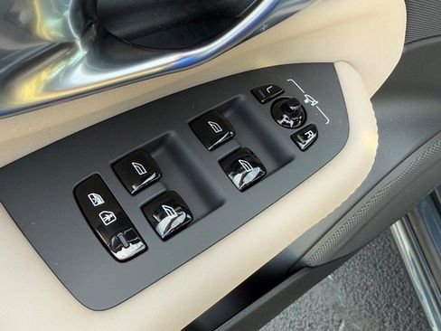 New 2026 Volvo XC90 B6 Plus w/ Protection Package Premier image 9