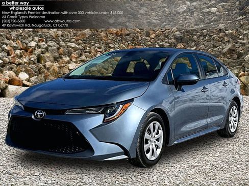Used 2022 Toyota Corolla LE image 1