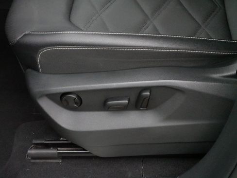 Certified 2024 Volkswagen Atlas SE image 20